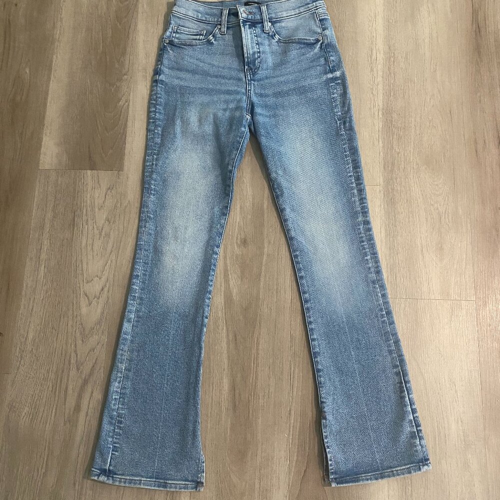 Express Mid Rise Flare Jeans Light Wash Size 4 Short Petite Vent Hem - Picture 2 of 11